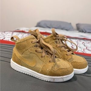 Nike Air Jordan 1 mid ‘Harvest’ size 5C kids Sneakers